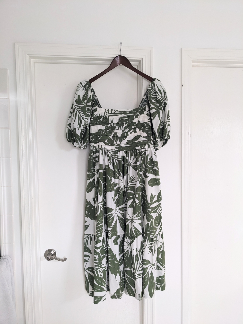 Abercrombie & Fitch Emerson Midi Dress with Green Leaf Print